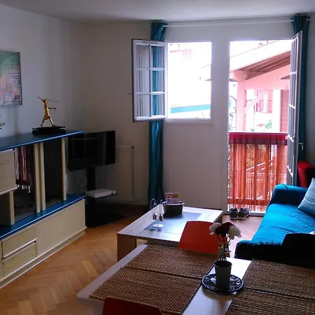 T2 En Duplex Dans Le Centre Historique. * Saint-Jean-de-Luz